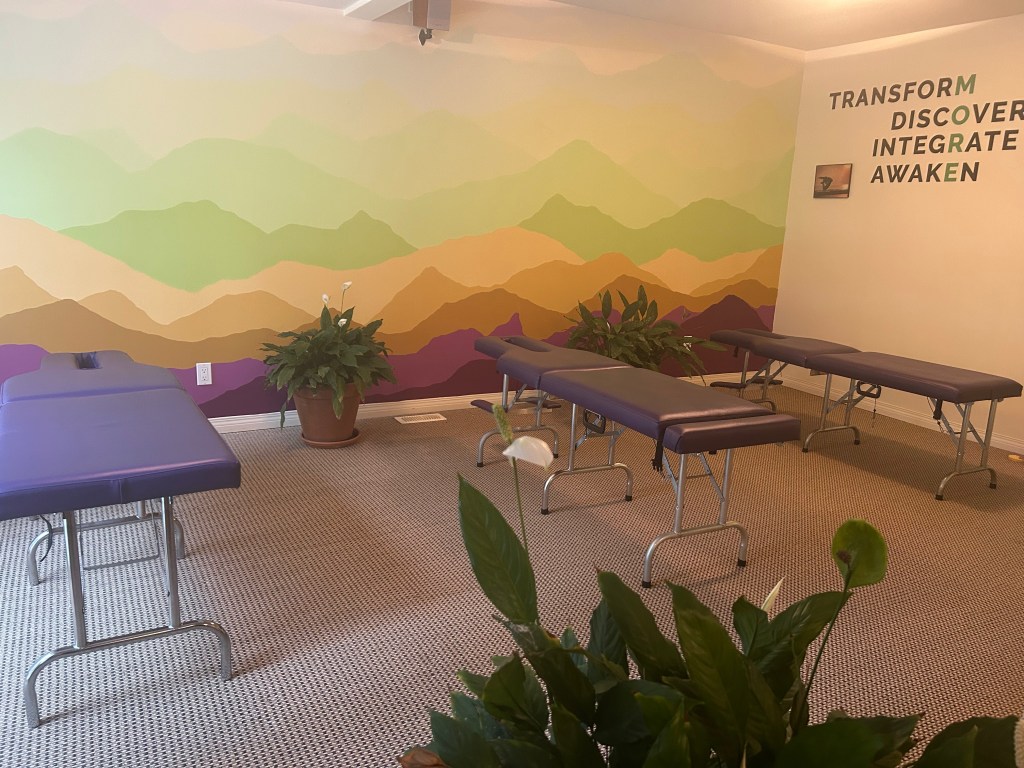 Network Spinal Community room adjusting in an open concept setting